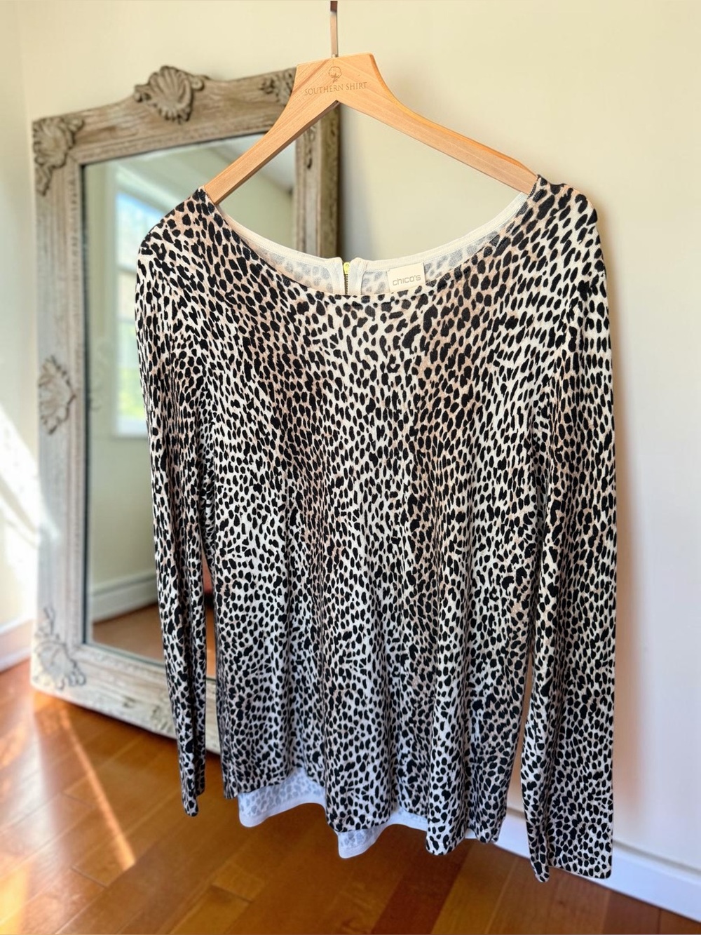 Chico's Cheetah Knit Top • Gold Back Zip • Mob Wife Vibe •‎ Sz 1 Medium
